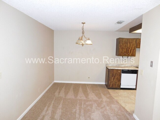 Foto del edificio - Very Nice Foothill Farms 2bd/1ba Duplex wi...