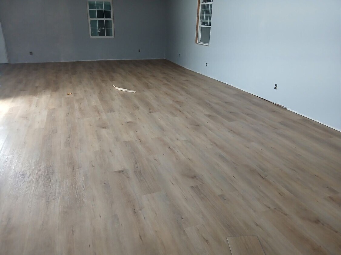 Building Photo - 2bd/1ba SPACIOUS CONVERTED LENOX GENERAL STORE