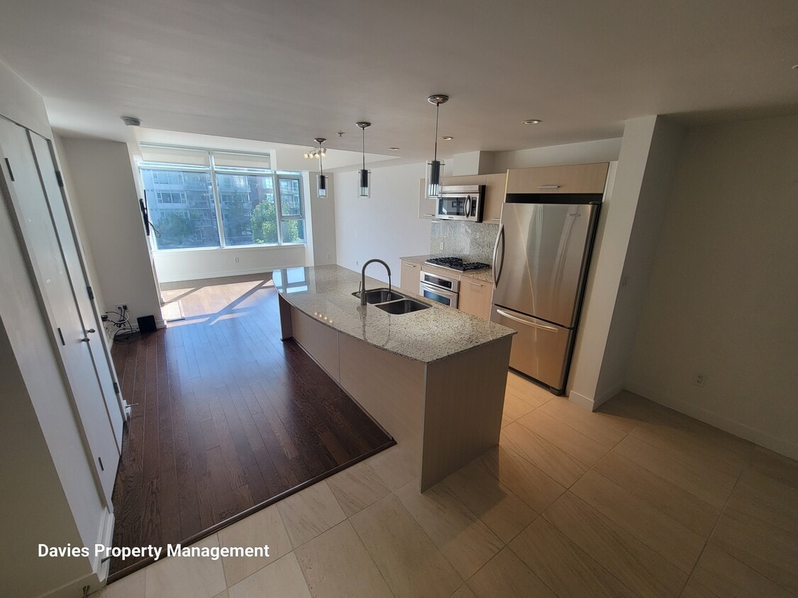 Primary Photo - 2612-2109 109 St NW