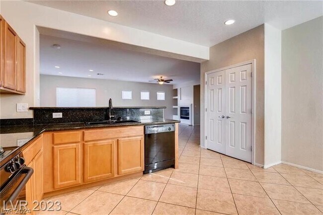 Building Photo - 8533 Sherwood Park Dr