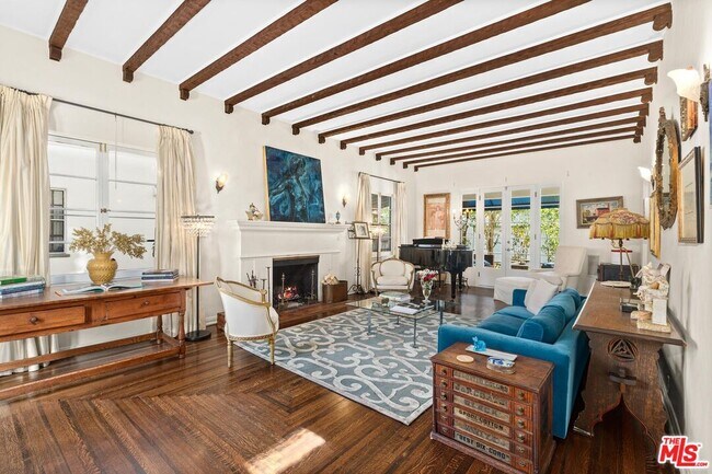 Foto del edificio - 537 N June St