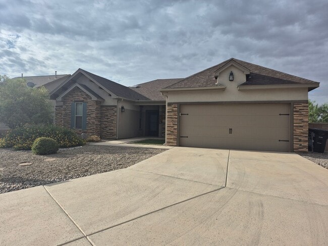 Building Photo - 836 Copper Ridge