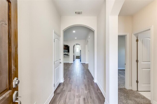 Building Photo - 3625 Lunet Ring Way