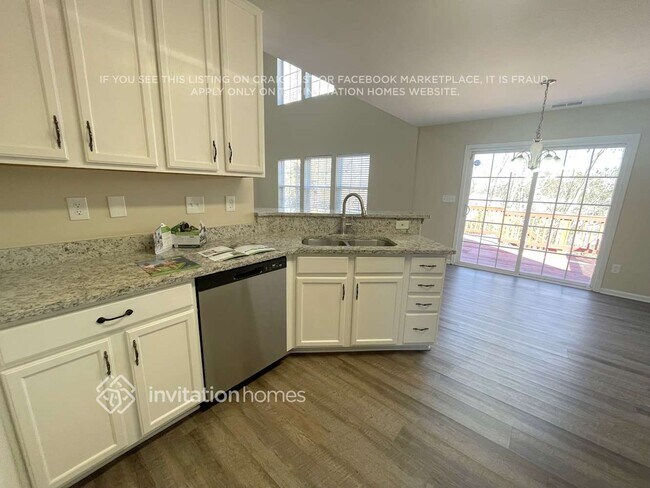 Foto del edificio - 733 Carly Court