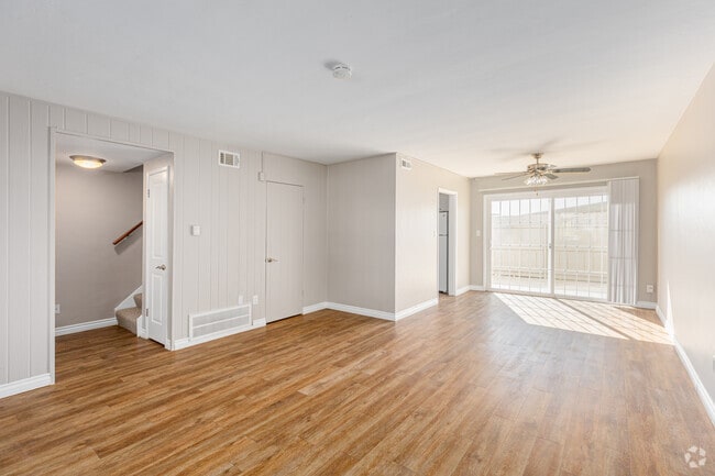 3 habitaciones, 1,5 baños, 120 metros cuadrados, sala de estar - Imperial Beach Gardens