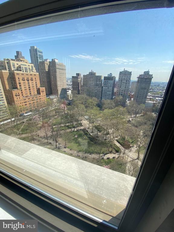 Foto del edificio - 135 S 19th St