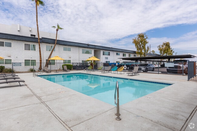 Pool - Luna Bear 454 West Brown Apartments