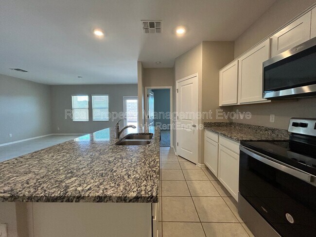 Foto del edificio - 6551 W Magdalena Ln
