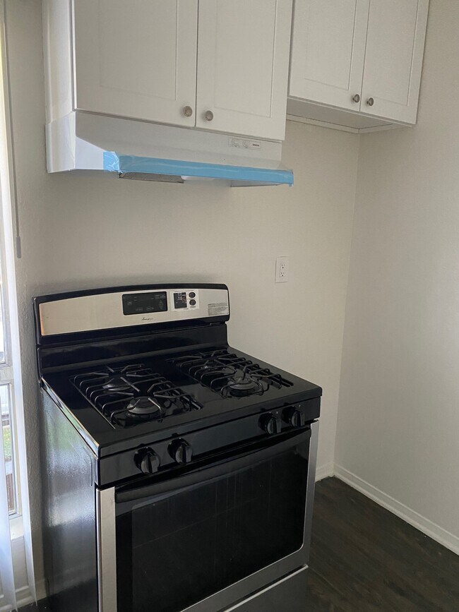 Foto del edificio - 7051 Coldwater Canyon Ave