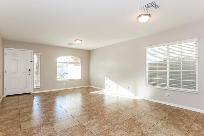 Building Photo - 5809 S 27th Ln