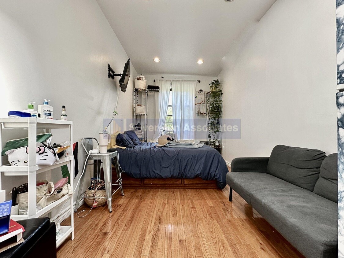 Building Photo - 307 East 119th Street