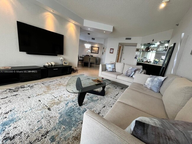 Foto del edificio - 4000 Island Blvd