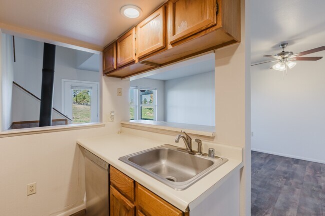 Foto del edificio - 21 W Golf Pl