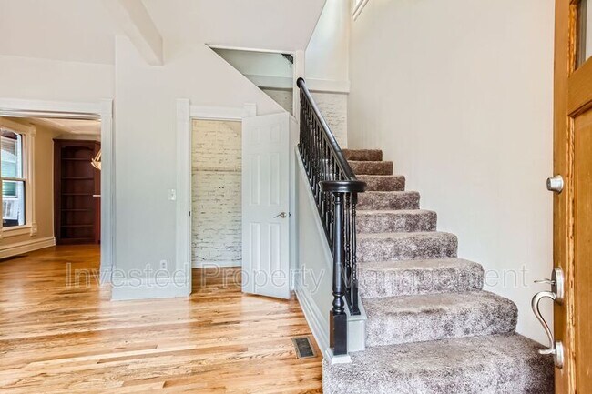 Building Photo - 2534 Franklin St