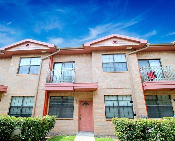 9400 Bellaire Blvd, Houston, TX 77036 Townhome Rentals in Houston TX