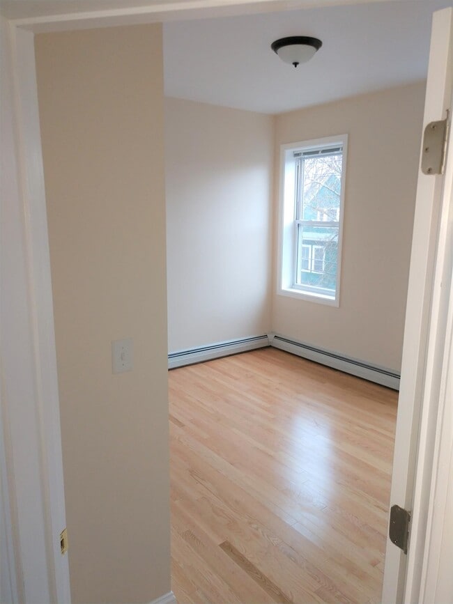 Building Photo - 274 Brookline St