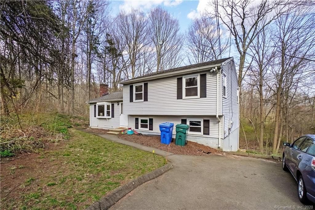 Primary Photo - 33 Greenes Ridge Rd