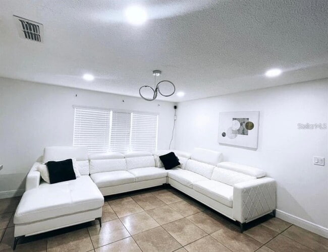 Building Photo - 11331 Cardiff Dr