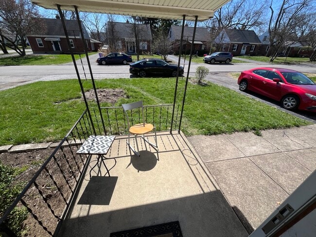 front porch, driveway (3) and street (2) parking spots - 884 W 9th Ave
