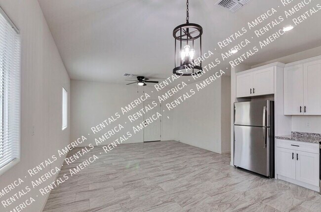 Foto del edificio - 3727 N Stone Ave