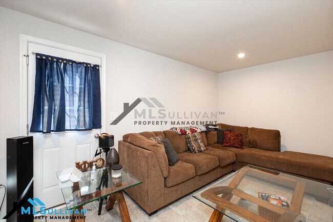 Foto del edificio - 4005 Lush Grove Dr