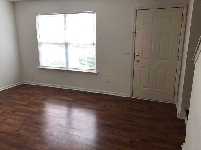 Foto del edificio - 104 Waterview Dr