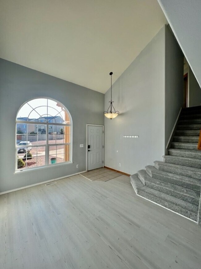 Foto del edificio - Stunning 4 bedroom home in Claremont Ranch!