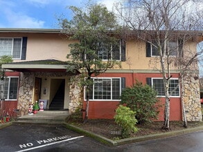 Building Photo - 2260 Capitola Rd