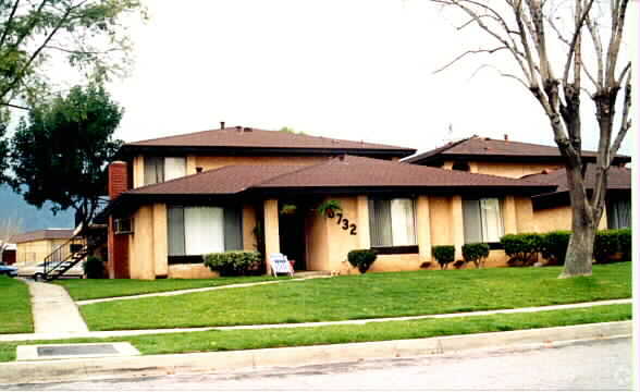 Primary Photo - 8732 Lomita Dr