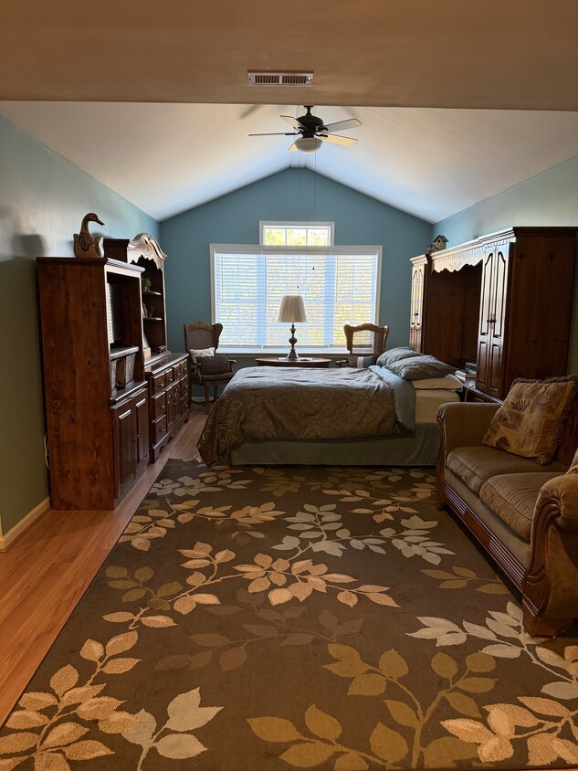 Large Master suite 3 - 1 Osmond Way