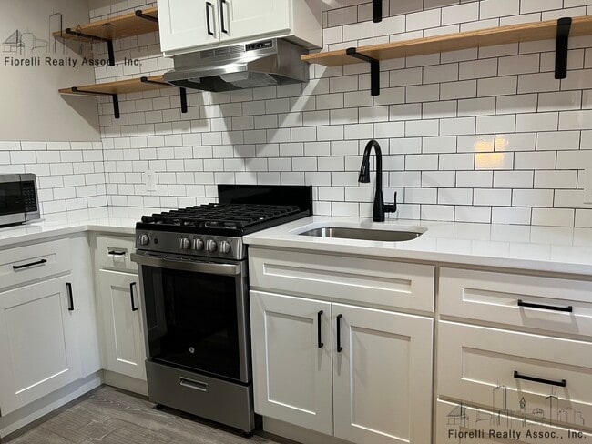 Building Photo - 97 Cottage St