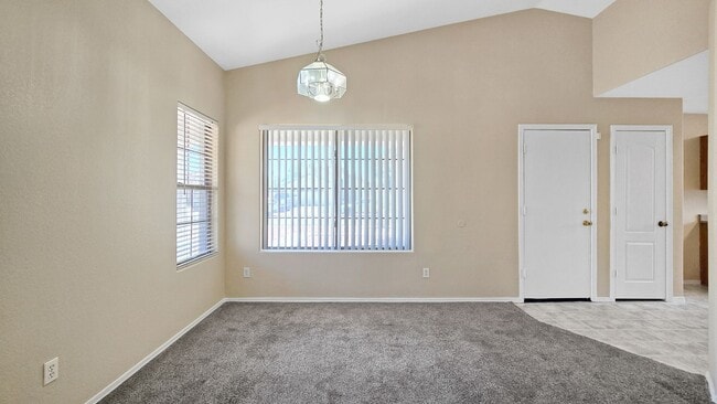Foto del edificio - Area that's always in high demand!