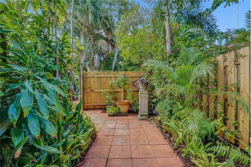 312 Buckingham Rd Unit Rear, West Palm Beach, FL 33405 Condo for Rent