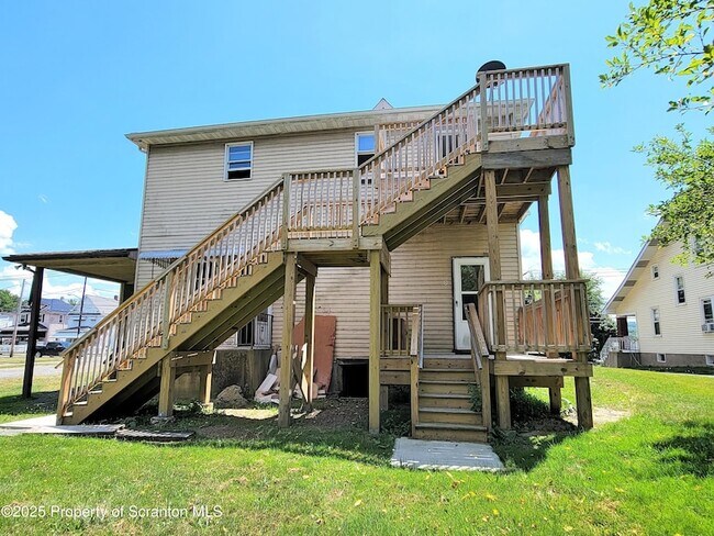 Foto del edificio - 134 S Main St