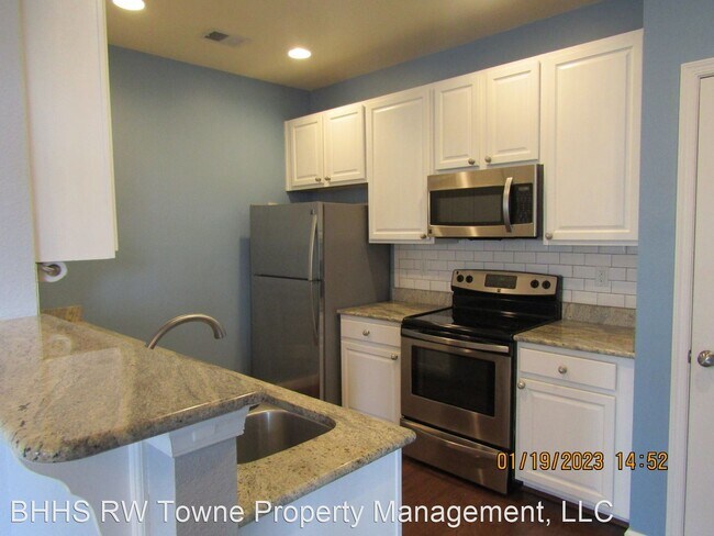 Building Photo - 2 br, 2.5 bath House - 500 Hermit Thrush Way