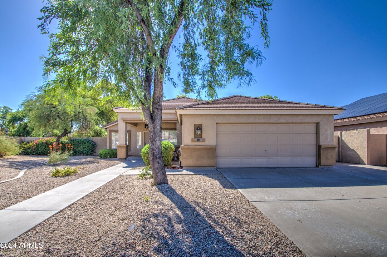 Primary Photo - 370 S Elm Ct