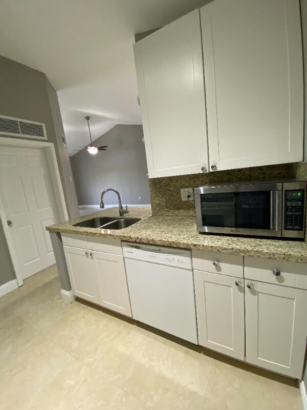 Foto del edificio - 2820 N Oakland Forest Dr