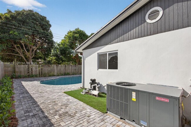 Foto del edificio - 6720 NW 6th Ct