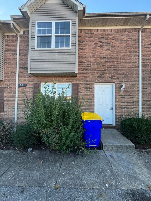 Foto principal - 105 Hillridge Ct