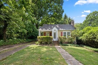 Building Photo - 271 Forest Hill Dr
