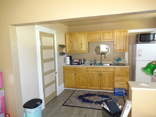 cocina (1) - 1124 Almaden St