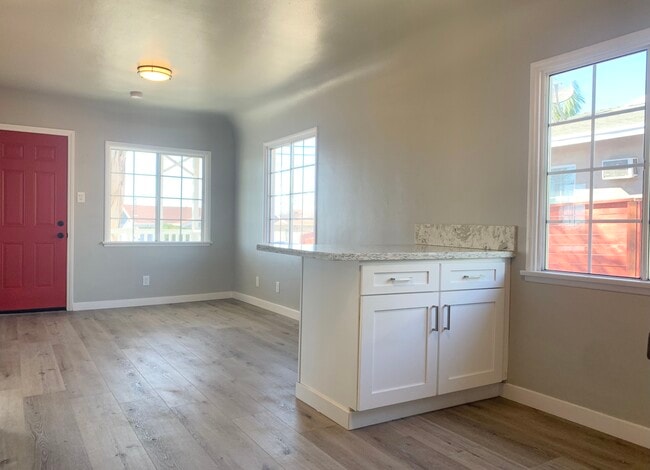 Building Photo - 740 Orme Ave