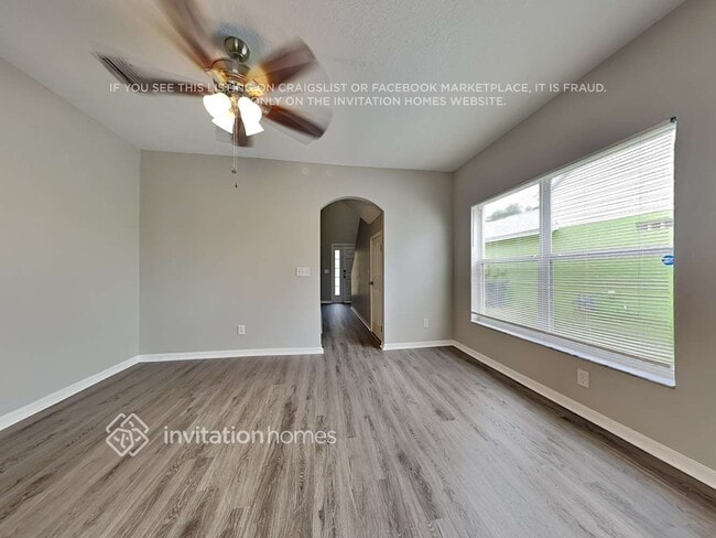 Building Photo - 10504 Lakeside Vista Dr