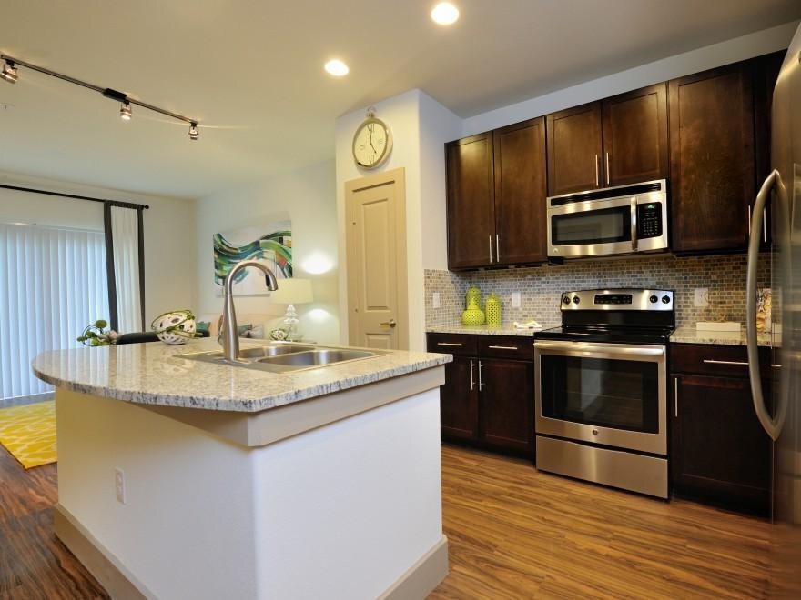Foto principal - 5270 Town and Country Blvd