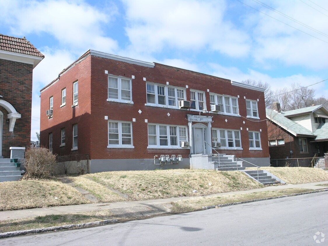 Building Photo - 662 Lindell Ave