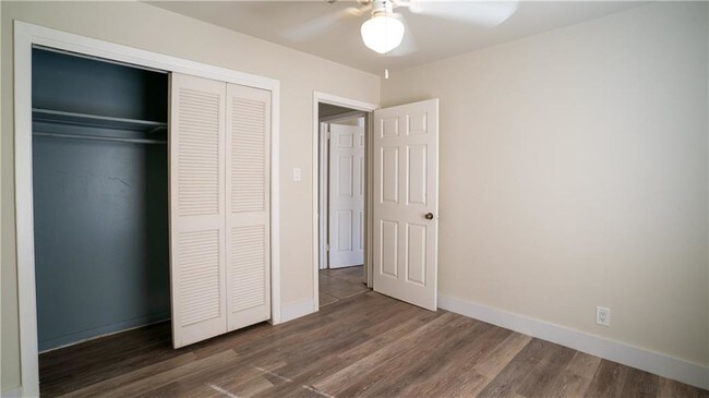 Foto del edificio - 7201 Eastcrest Dr