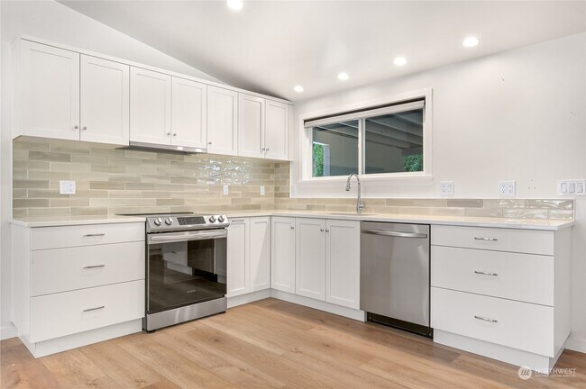 Foto del edificio - 1116 McLean Rd