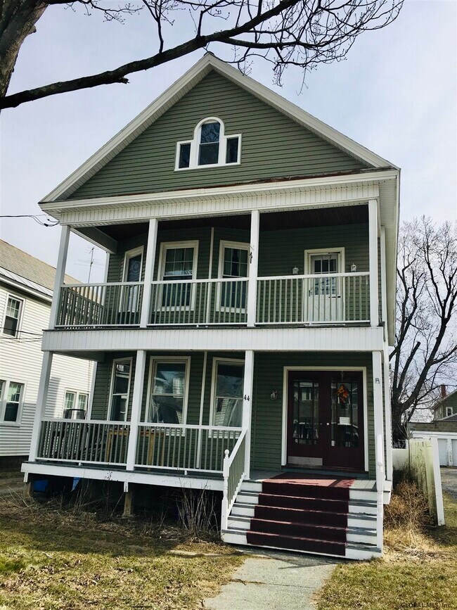 Foto del edificio - 44 Harris Ave