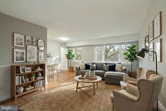 Building Photo - 1311 N Ode St