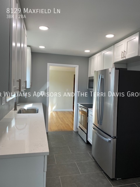 Building Photo - 8129 Maxfield Ln